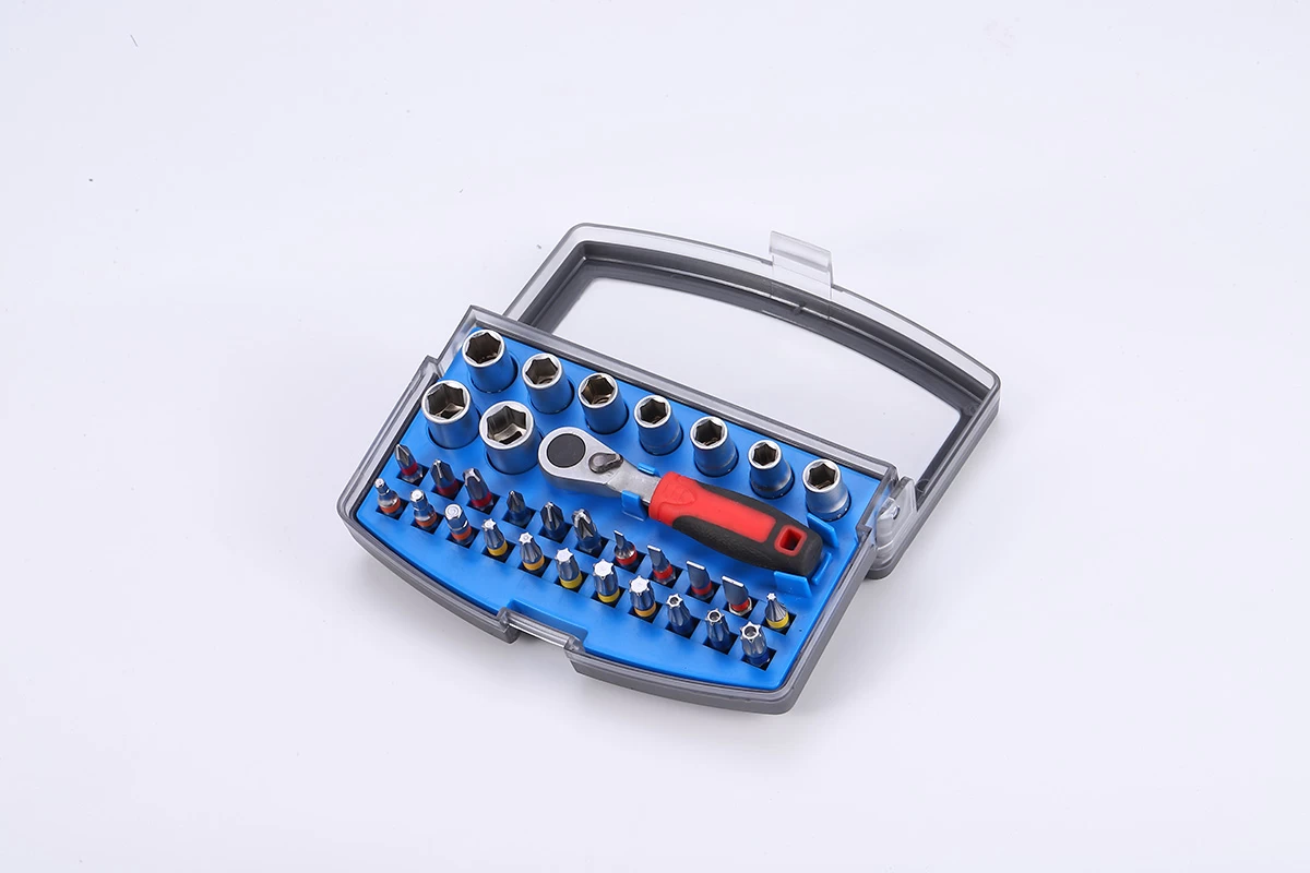 32 Par&ccedil;alı Soket ve Cırcır U&ccedil; Seti