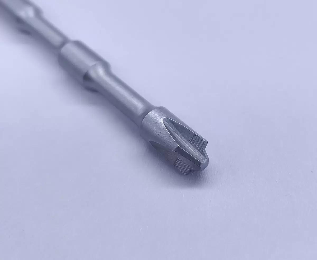 &Ccedil;apraz ve Yivli Tornavida U&ccedil;ları